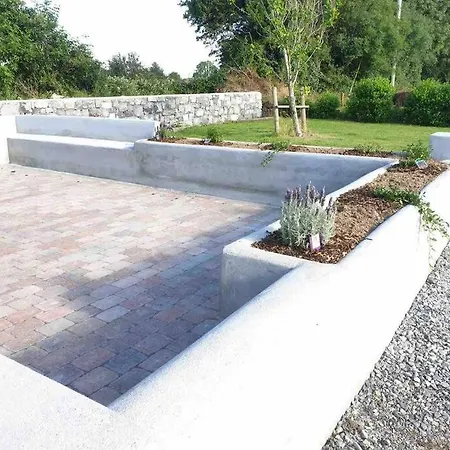 Shannonvale * Nenagh